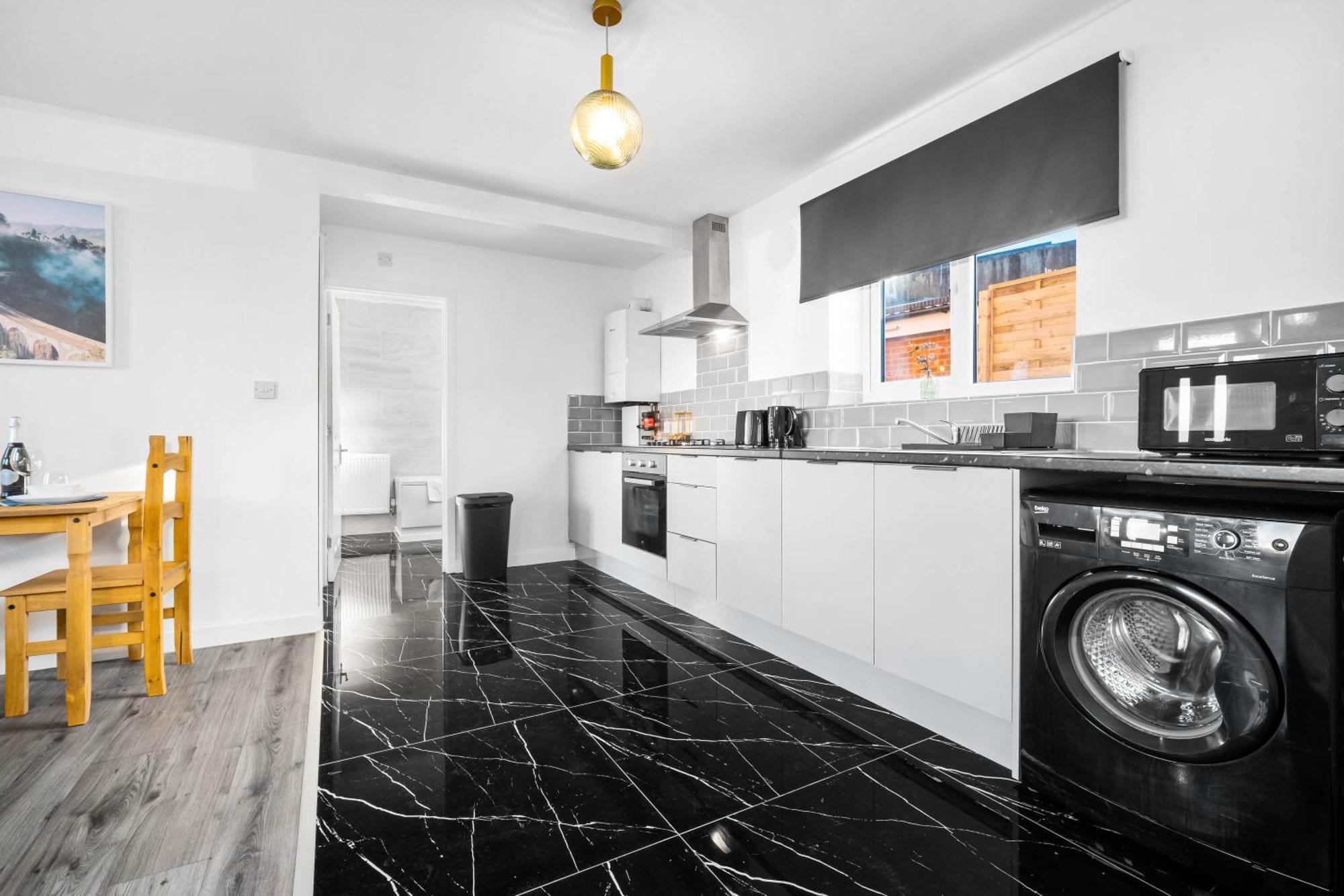 Modern Apartment - Cradley Heath - Top Rated - Netflix - Wifi - 1Mh Smethwick Dış mekan fotoğraf